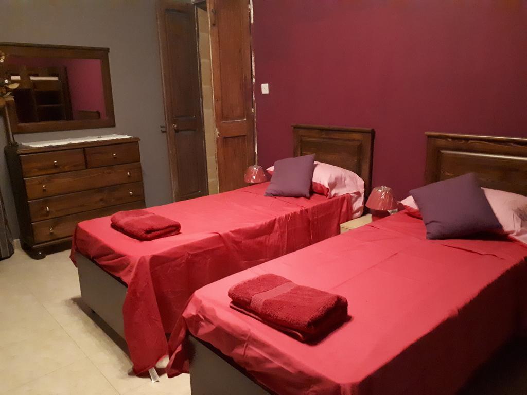 Nocturne Family House Daire Paola Dış mekan fotoğraf